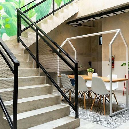 Fybed Aparthotel Semarang Exterior photo