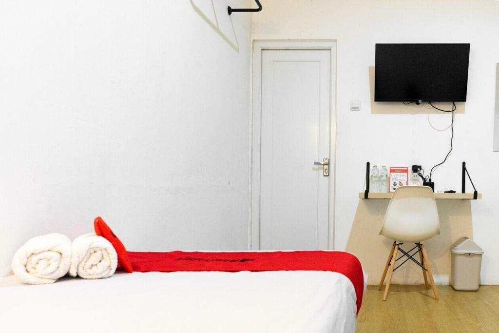 Fybed Aparthotel Semarang Exterior photo