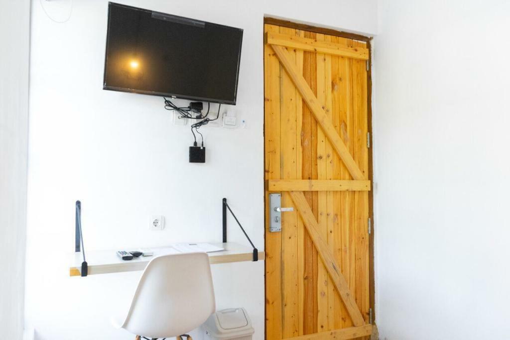 Fybed Aparthotel Semarang Exterior photo